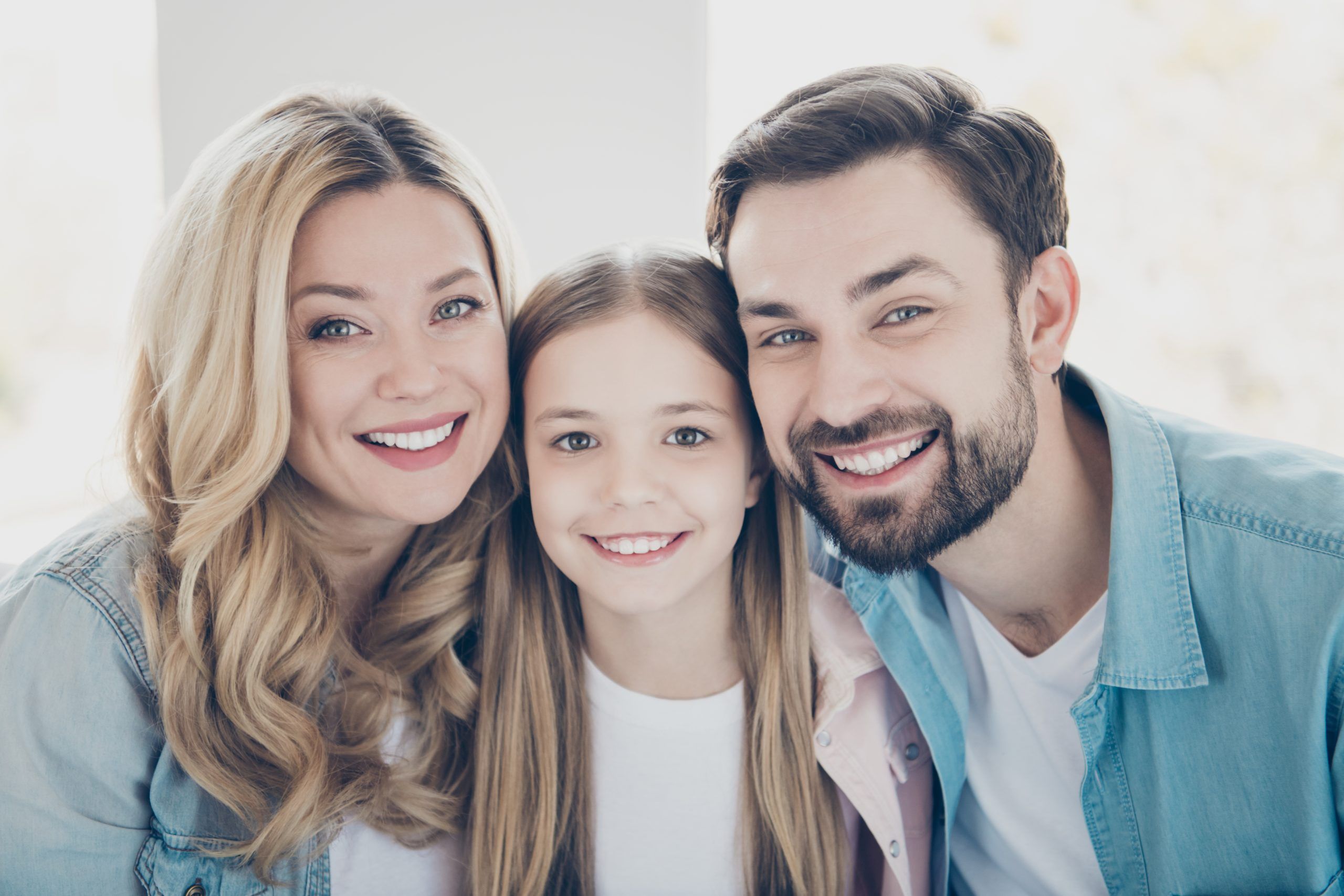 Familia feliz clinica dental malaga
